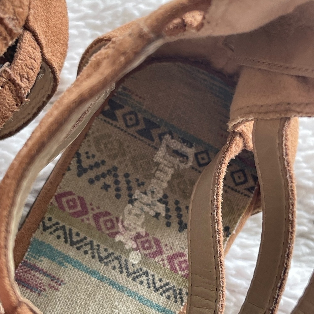 Limelight Navajo vegan leather fringe gladiator sandal - Picture 5 of 10